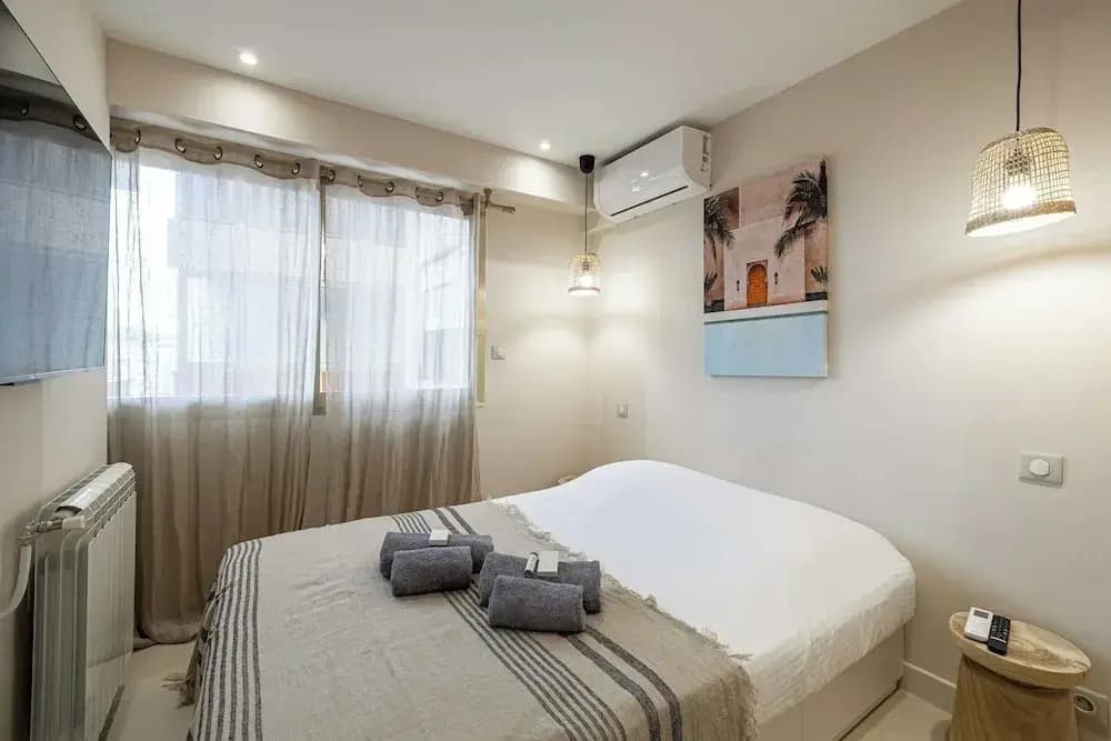 Renovated Flat 250m From the Beach - Town Centre - 2br/6p - Photo 2