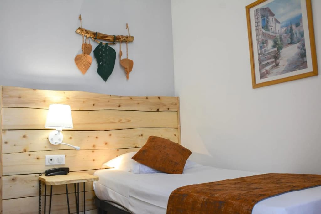 Hotel Busby - Photo 2