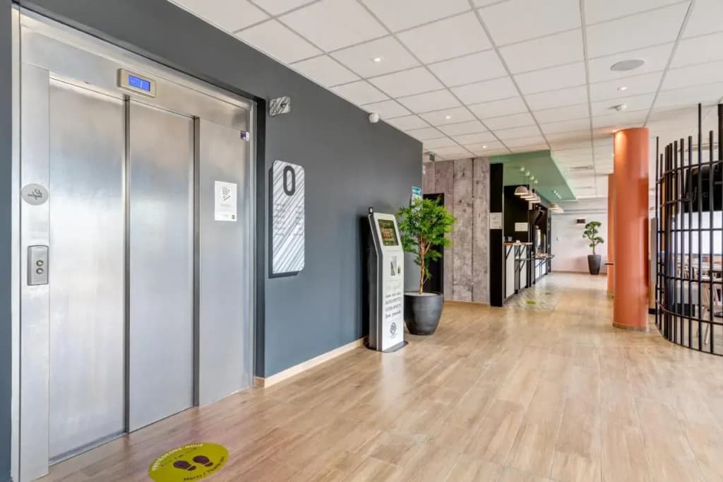 B&B HOTEL Le Port-Marly Saint-Germain-En-Laye - Miniature 5