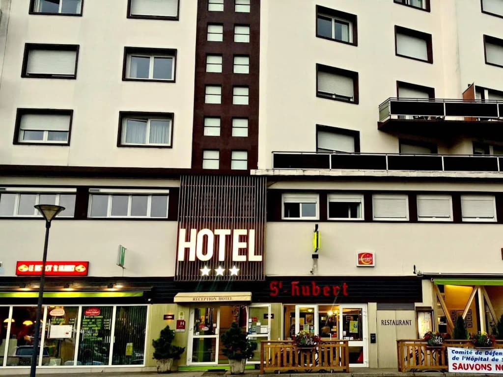 Hôtel Saint-Hubert - Photo 1