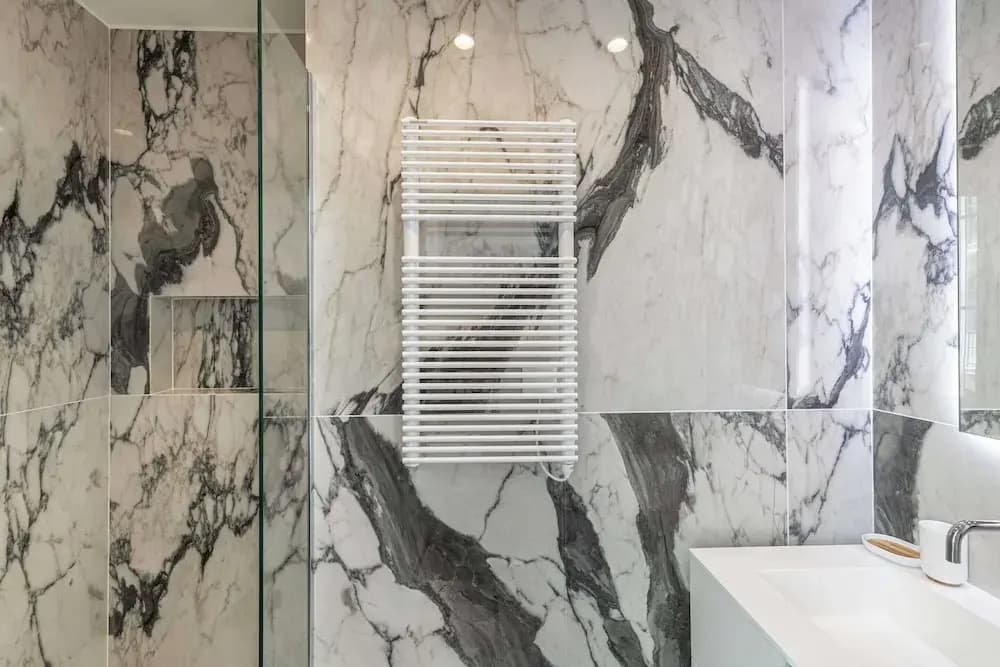 Luxury Renovated 4-room Apartment - rue Hoche - Bourgeois Building - Miniature 6