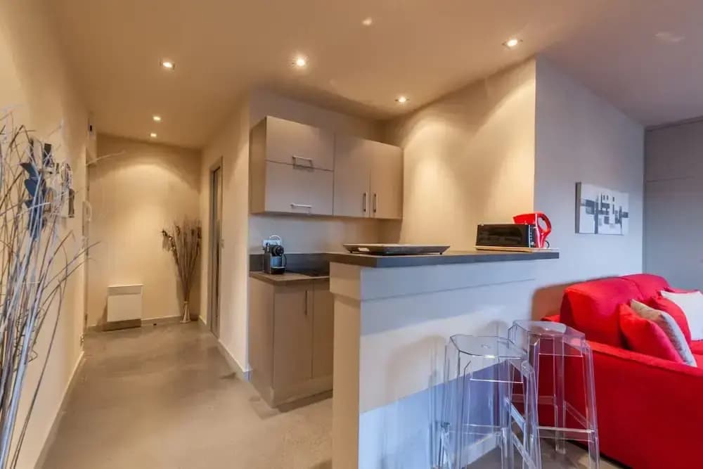Apartment With Parking on Place de Morny - Miniature 8