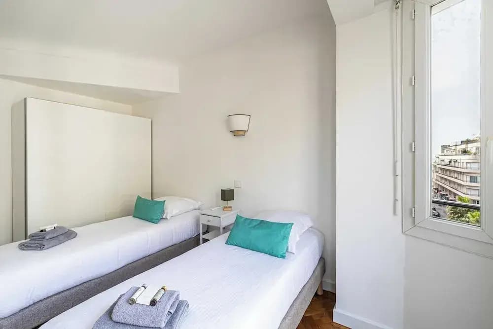 Elegance and Refinement With A/C - Cannes - Photo 2