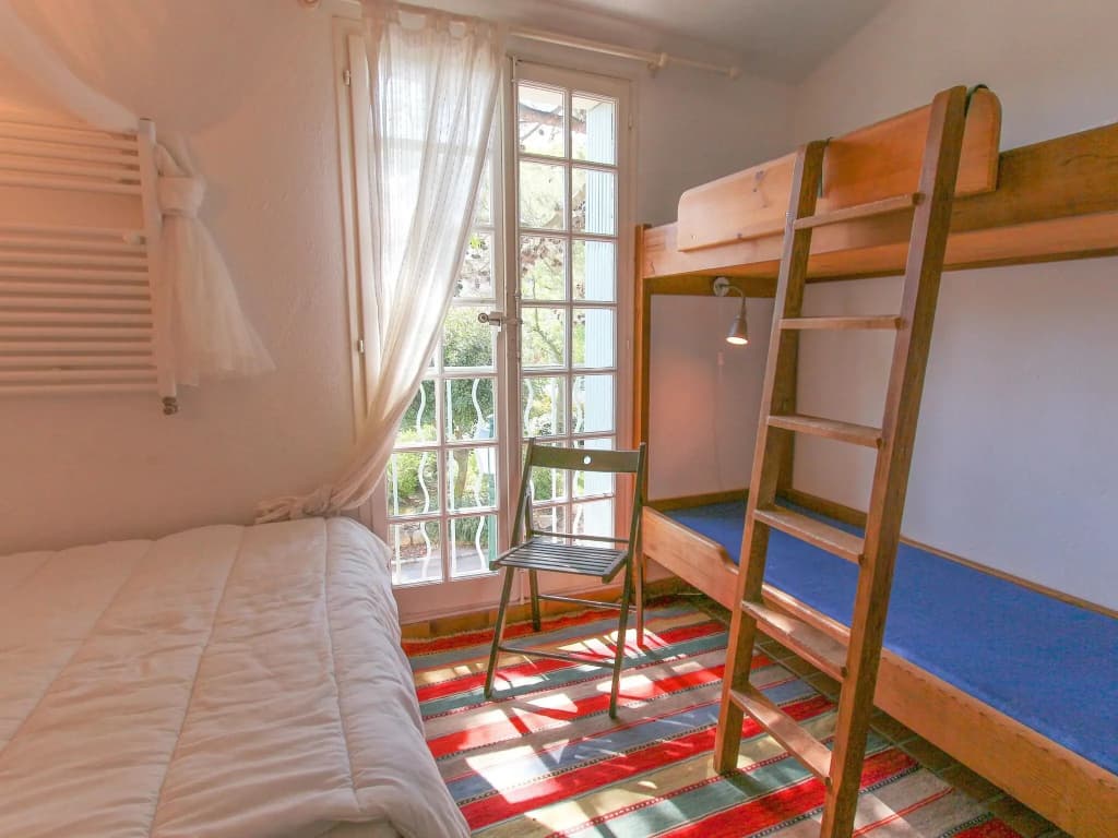 Pleasant Holiday Home in Port Grimaud With Garden - Photo 4