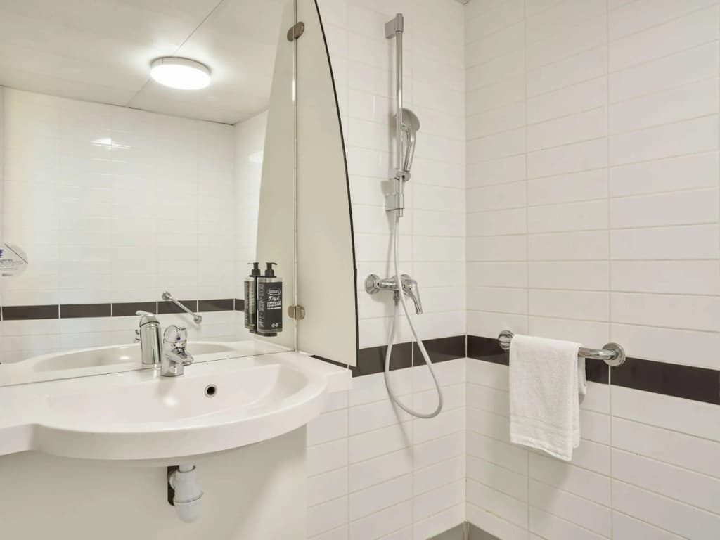 ibis budget Issy Les Moulineaux Paris Ouest - Miniature 8