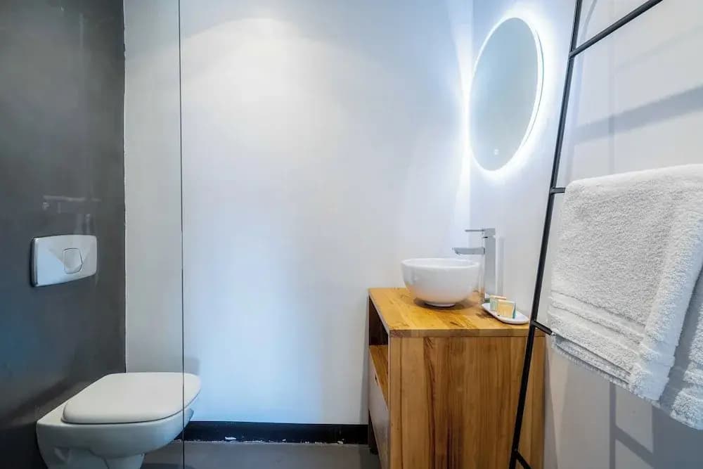1 Bedroom Apartment in City Center, Near Old Port - Miniature 6