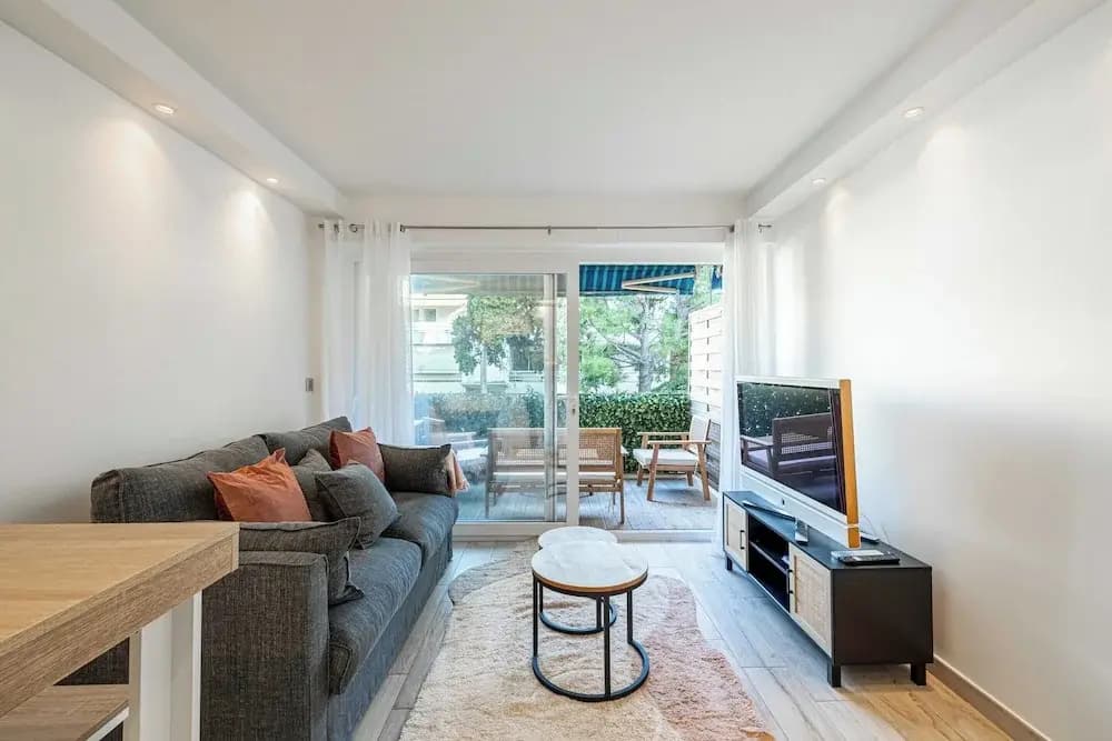 Renovated apt With Parking & Terrace - Palm Beach - Photo 1