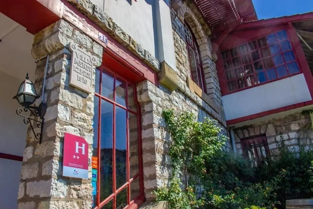 Hôtel Bellevue - Photo 1