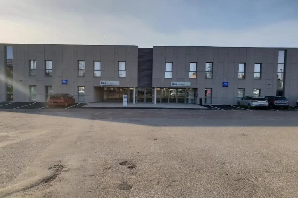 ibis budget Langres - Photo 4