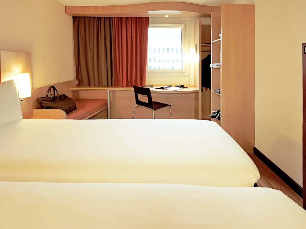 ibis Nantes Centre Gare Sud - Photo 4