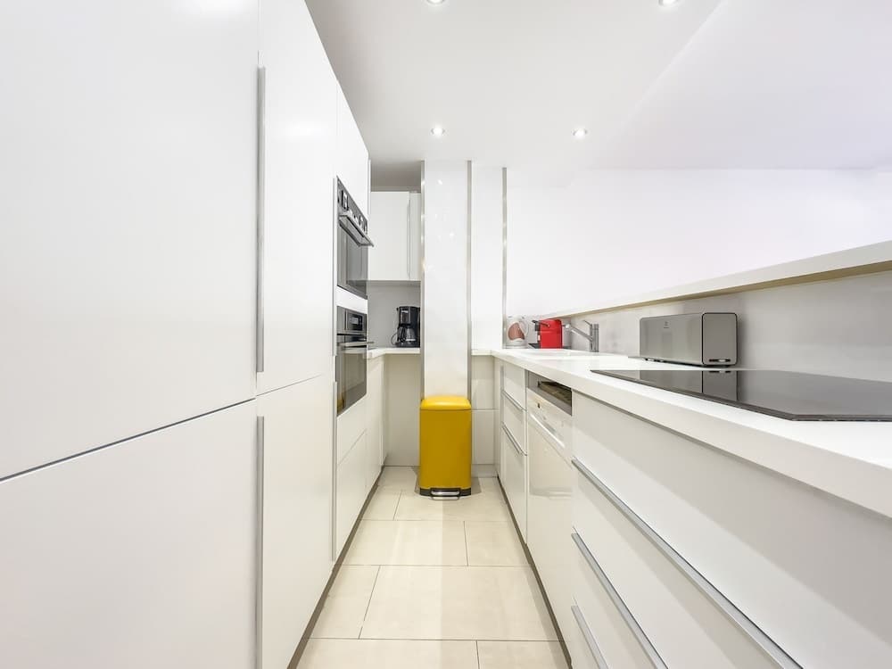 207 Le Maubourg in Cannes - Photo 4