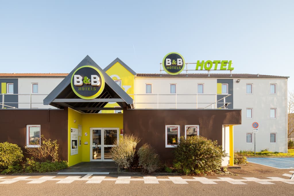 B&B HOTEL Maurepas - Photo 1