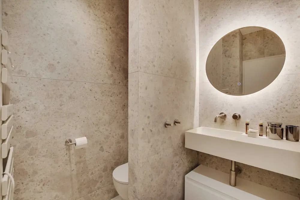 Newly Refurbished Flat in Heart of 18th District - Miniature 7