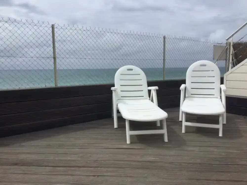 1-bedroom Apartment With View of Private Beach - Miniature 5