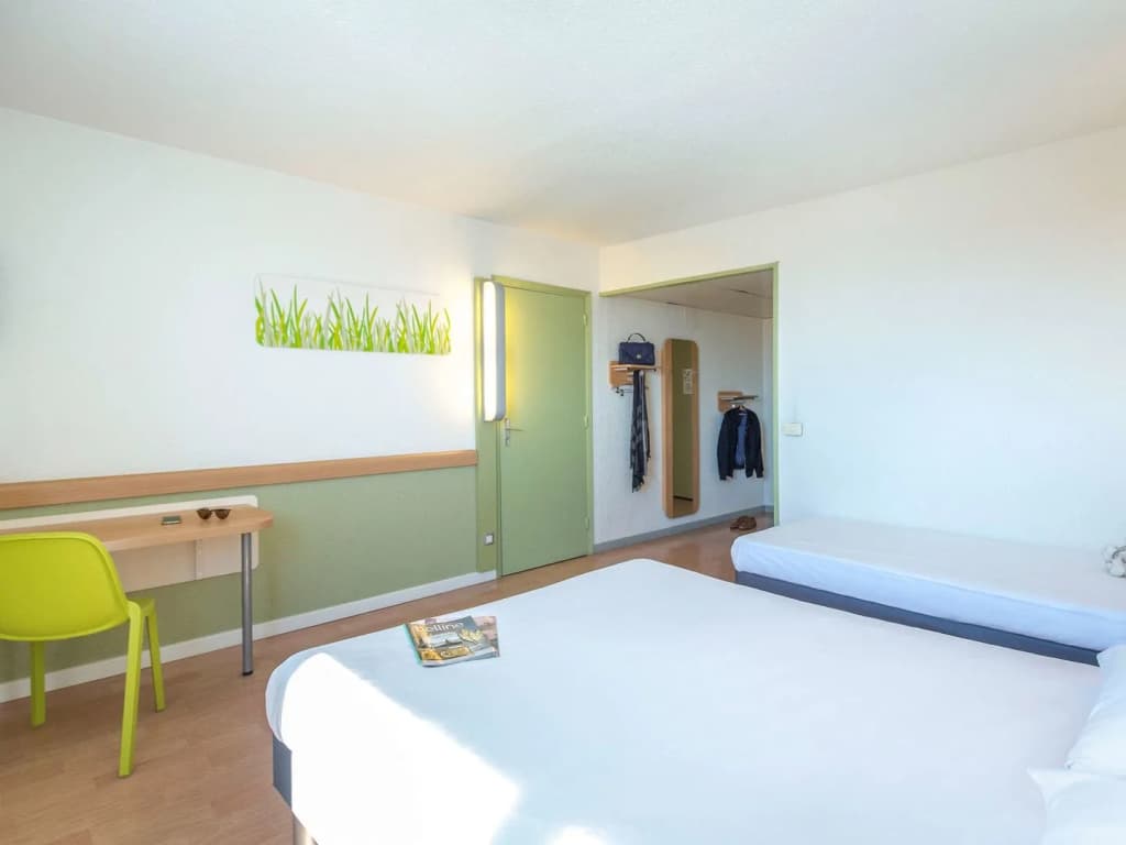 ibis budget Fréjus Saint-Raphaël Centre et Plage - Photo 3