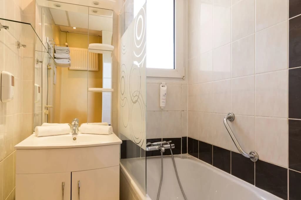 Sure Hotel by Best Western Dole - Miniature 7
