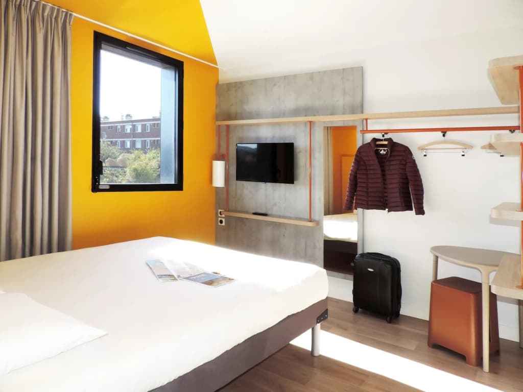 ibis budget Amiens Centre Gare - Photo 3