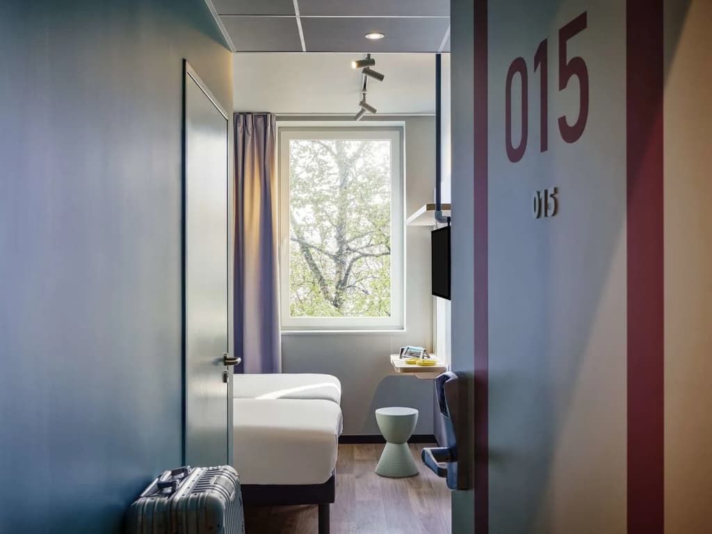 ibis budget Épinal - Miniature 6