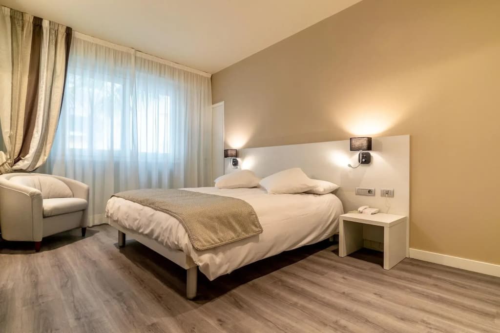 La Dolce Vita Hotel - Photo 4