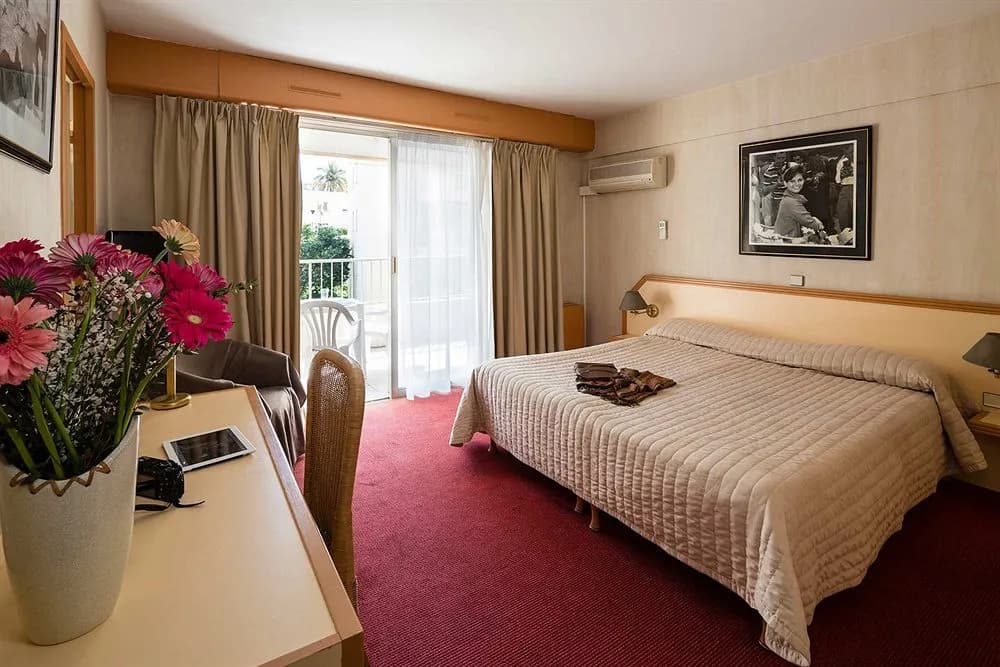 Hotel Beausejour - Photo 4