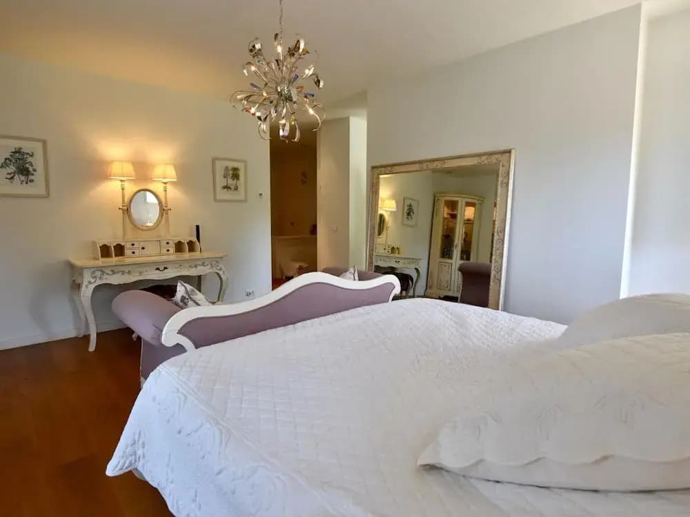 Luxury Villa With Private Pool - Photo 2