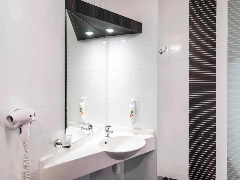 ibis Styles Rouen Val De Reuil - Miniature 8
