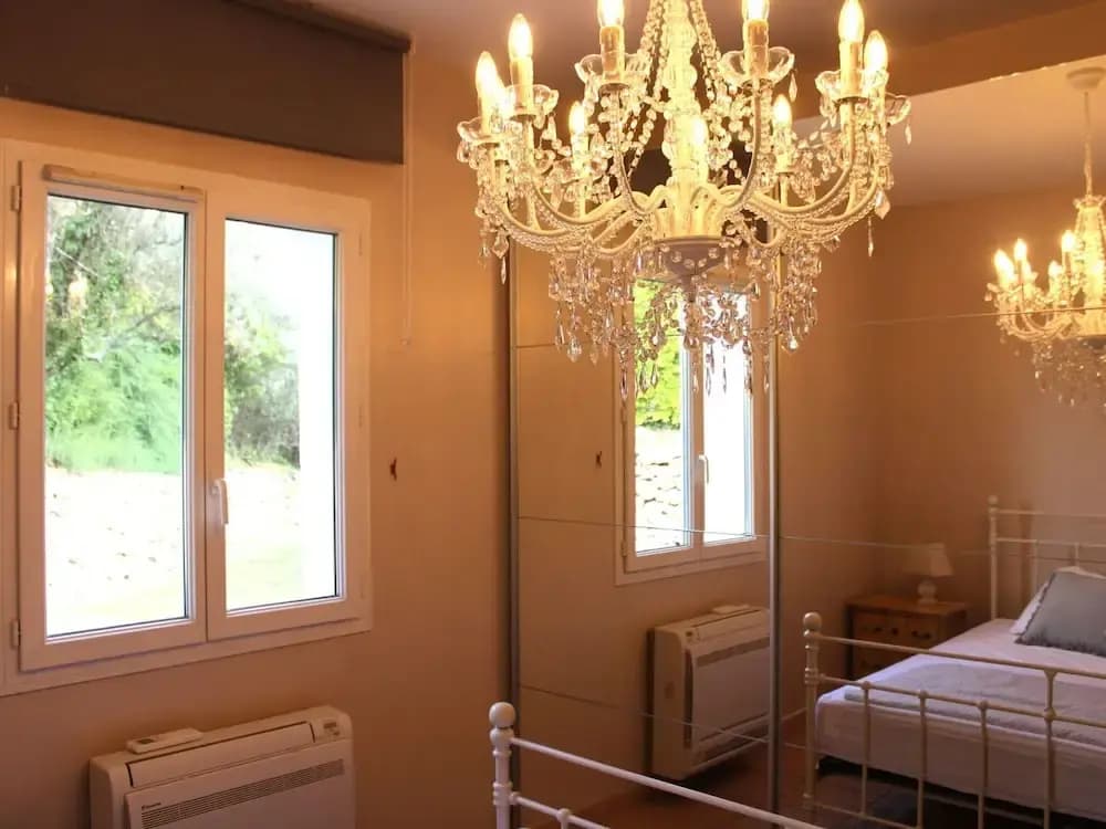 Luxe Villa With Pool in Lorgues - Photo 1