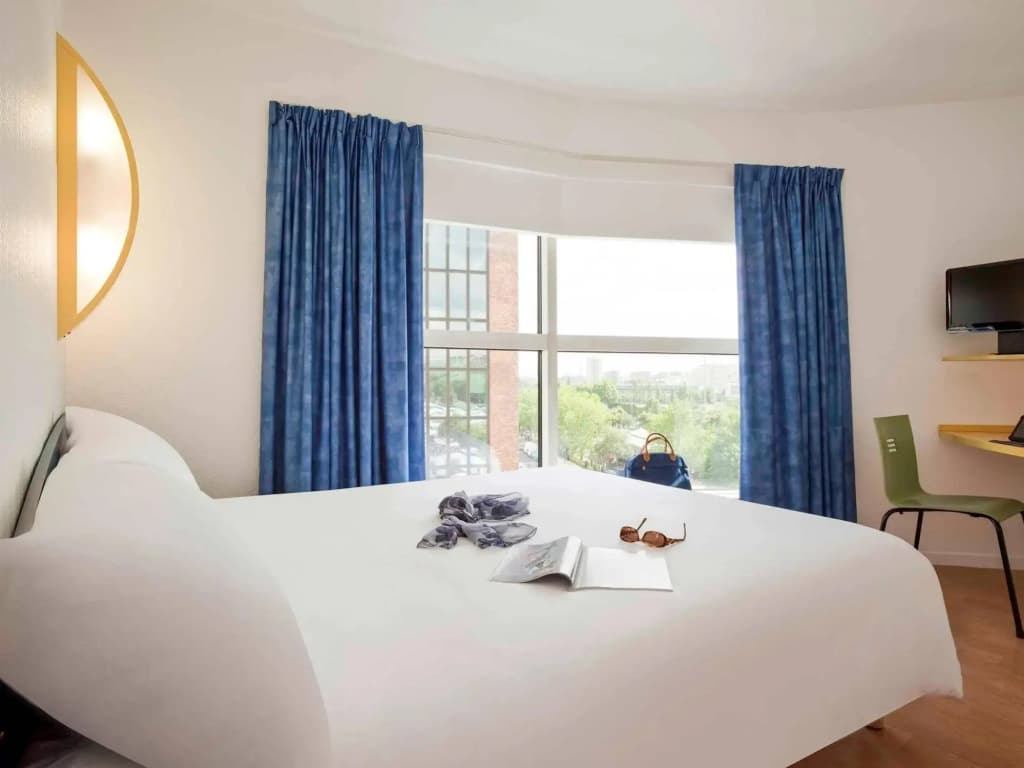 ibis budget Paris Porte de Montreuil - Photo 5