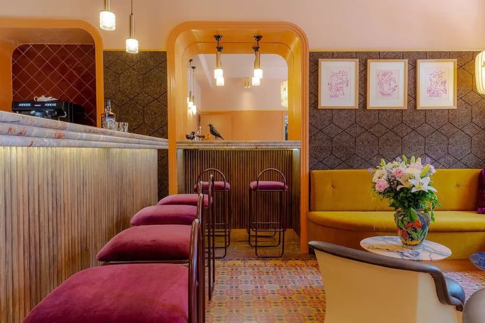 Le Petit Hotel - Miniature 8