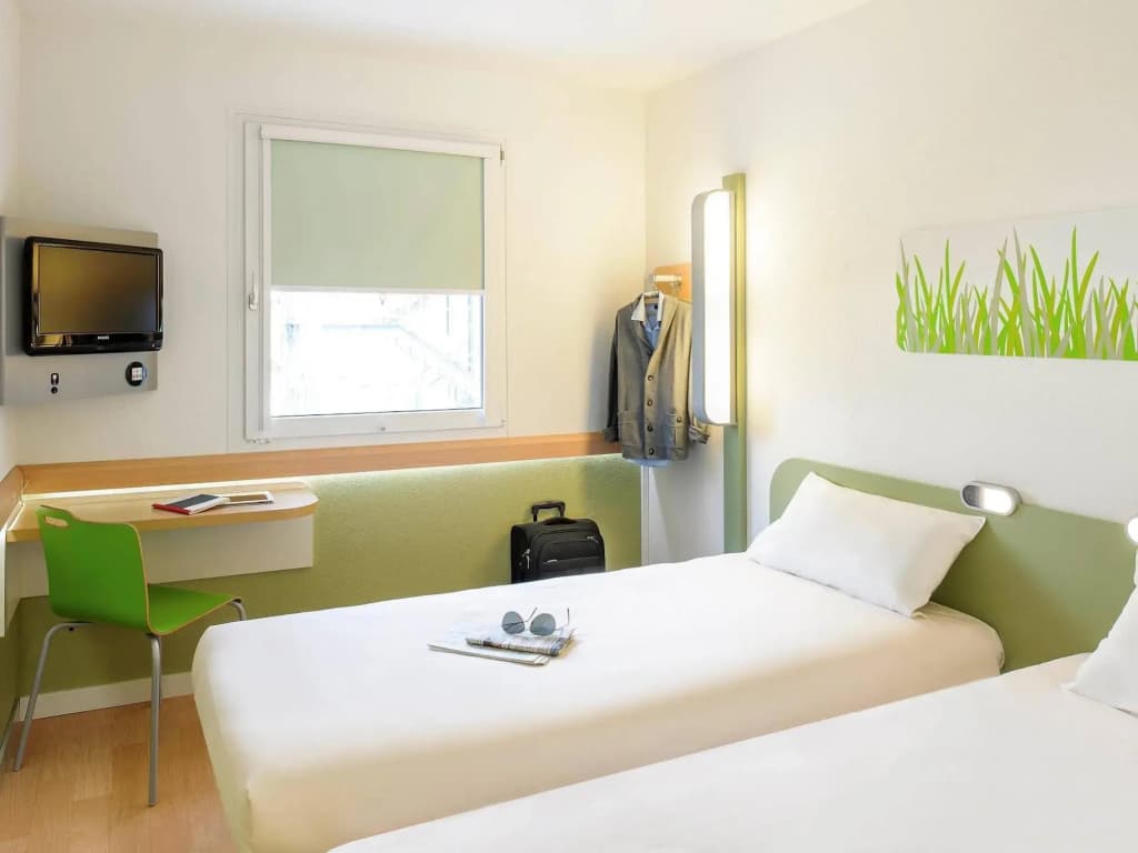 ibis budget Istres Trigance - Miniature 4