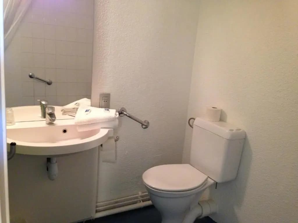 ibis budget Chartres - Miniature 8