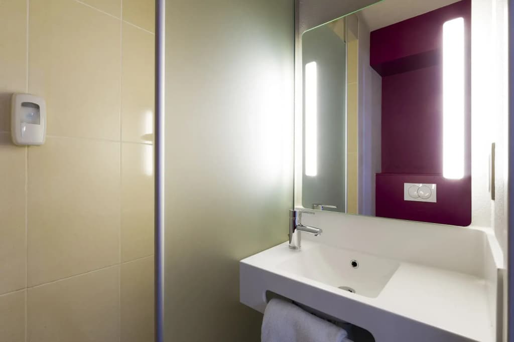 B&B HOTEL La Roche-sur-Yon - Miniature 8