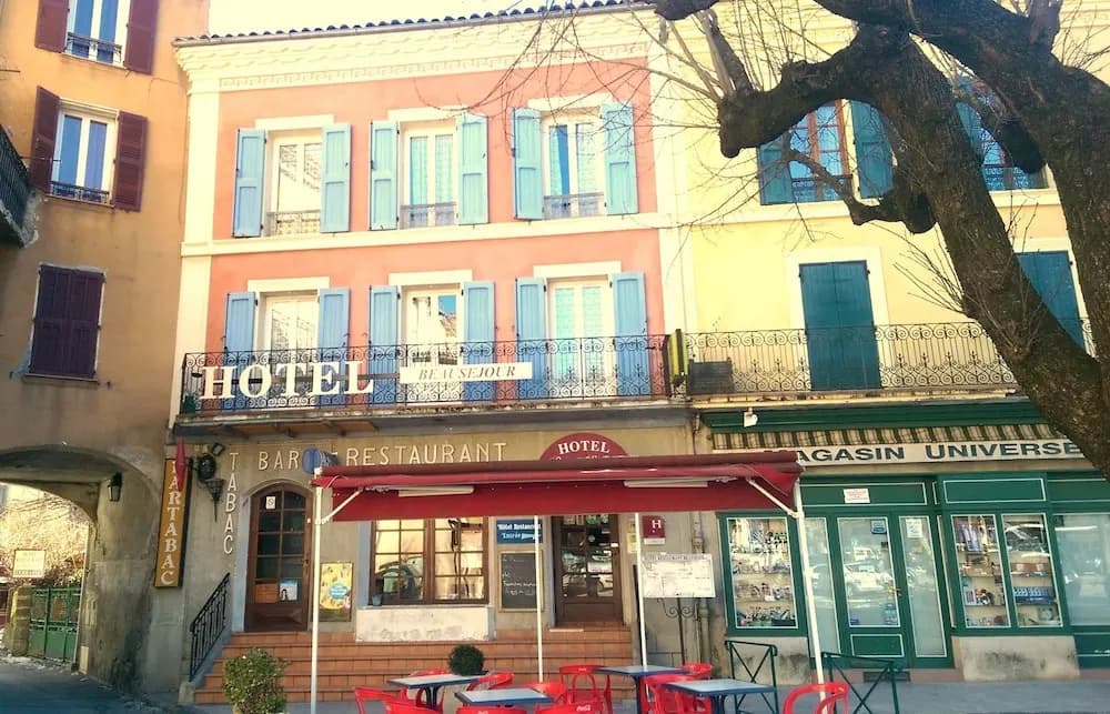 Hôtel Beauséjour - Photo 1