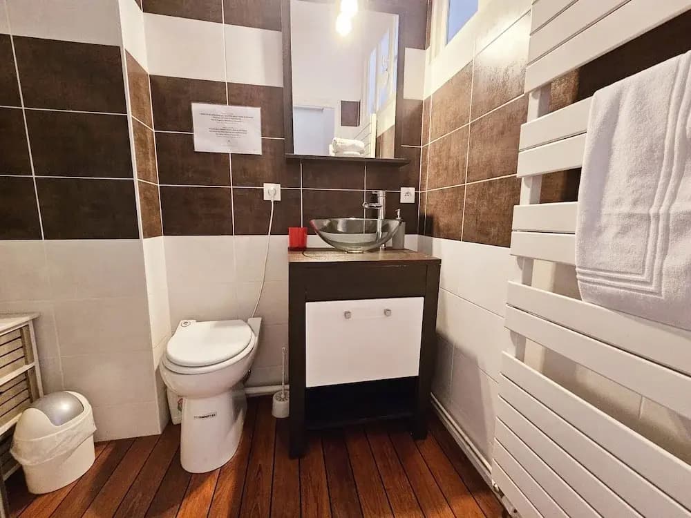 Maison de Ville Confortable Avec Cour Intérieure - Miniature 8