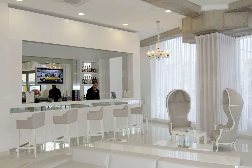 Kyriad Prestige Perpignan Centre Gare - Photo 2