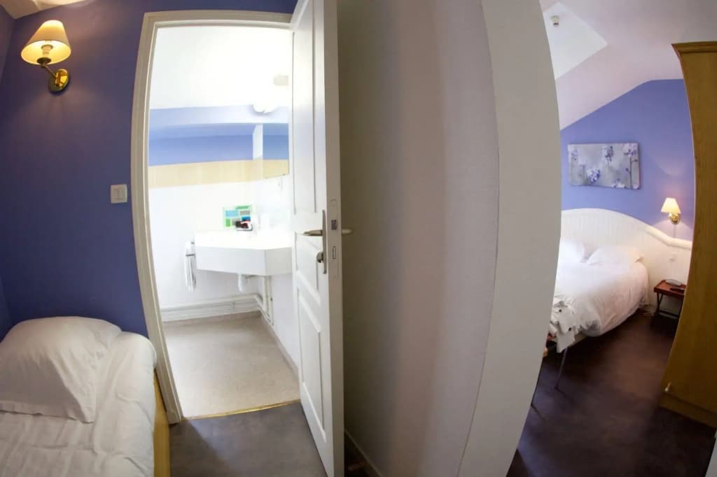 Garden Hotel - Photo 2
