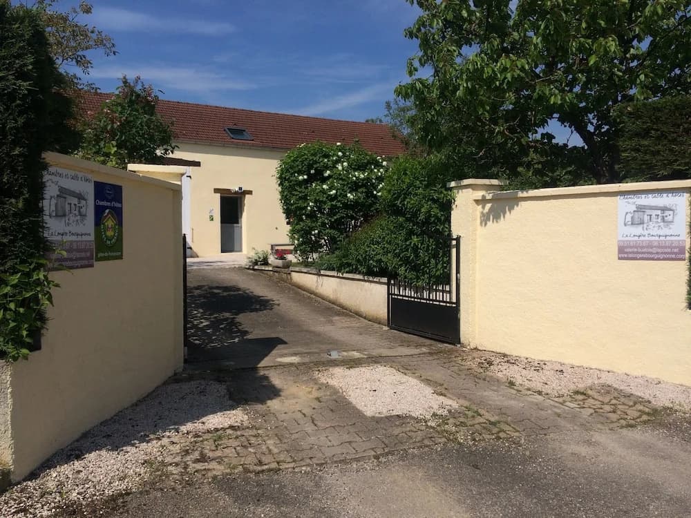 La Longère Bourguignonne - Photo 1