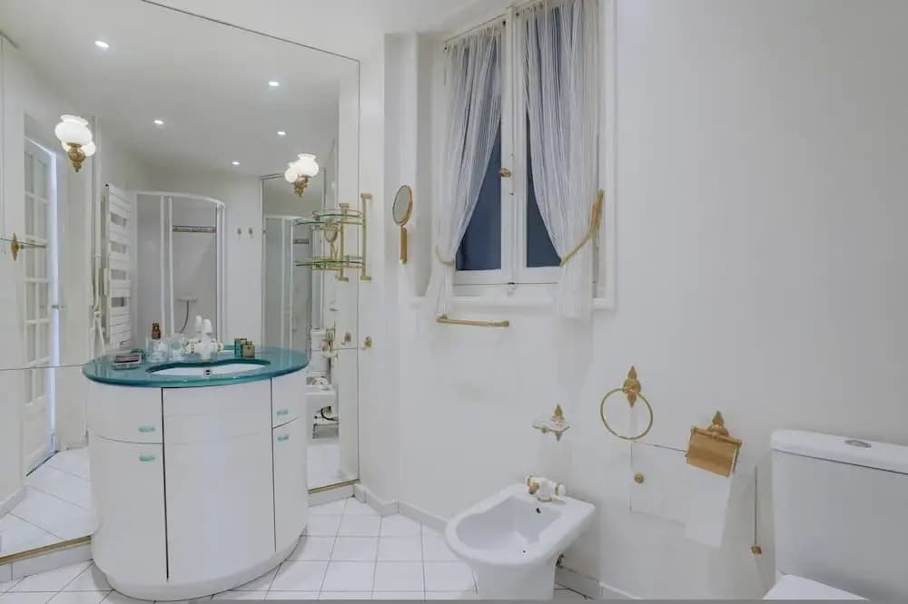 Passy Glow 2BR Home in the 16th Arrondissement - Miniature 7