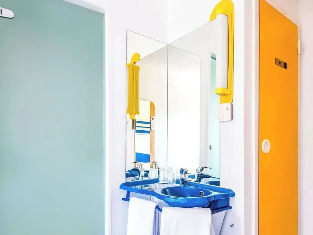 Ibis Budget Bourg-En-Bresse - Miniature 7