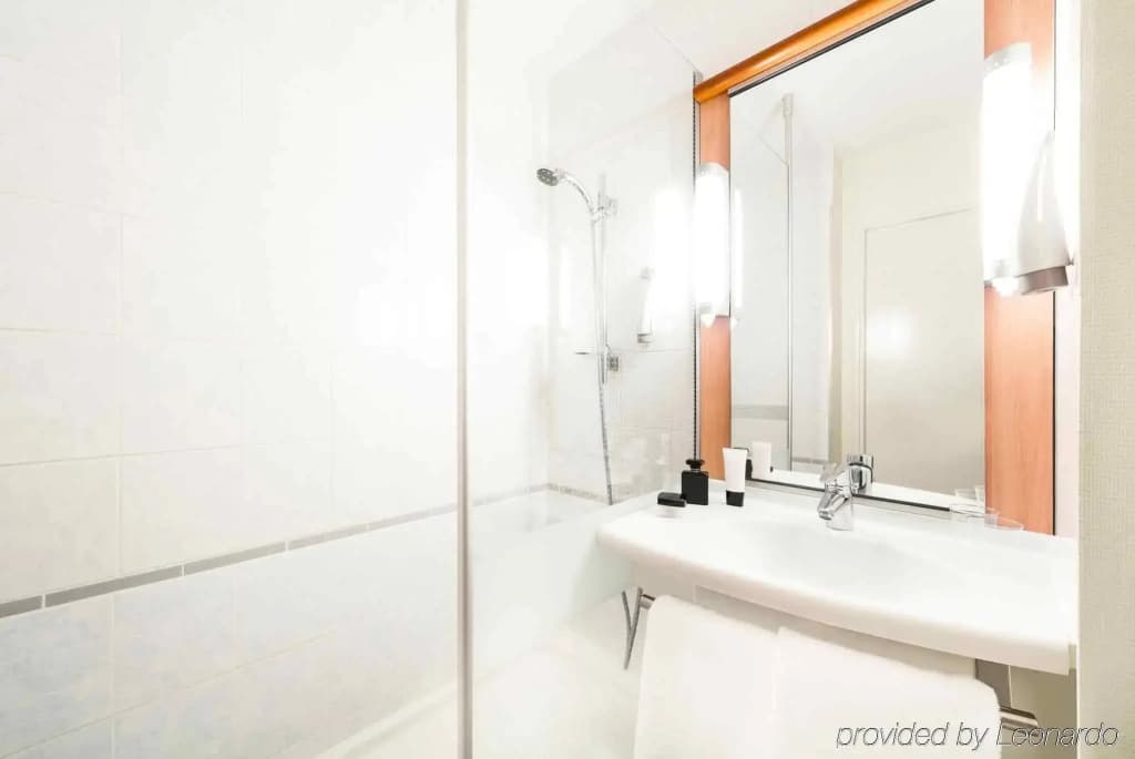 ibis Chatellerault - Miniature 6