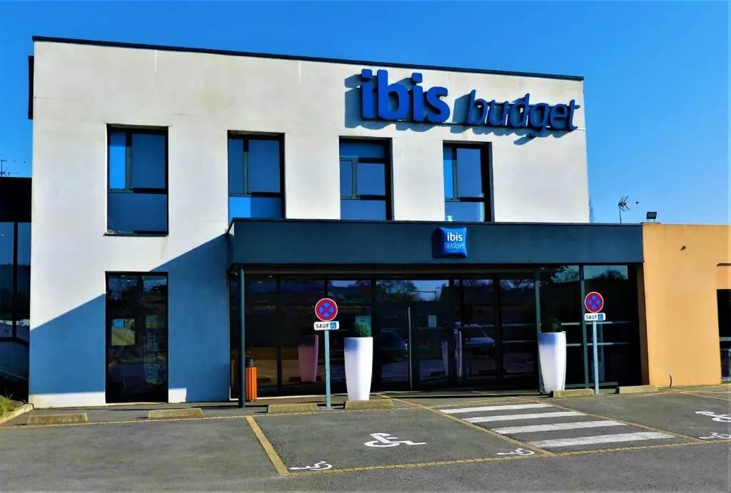 ibis budget Brest Sud Plougastel - Photo 1