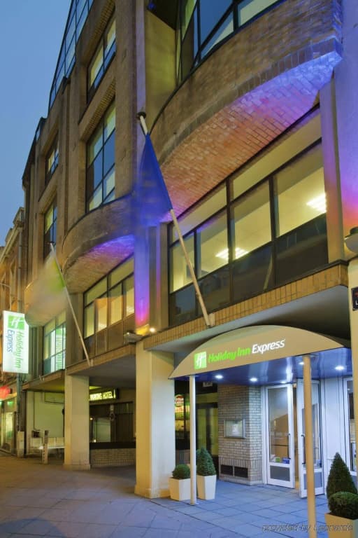 Holiday Inn Express Lille Centre by IHG - Photo 1