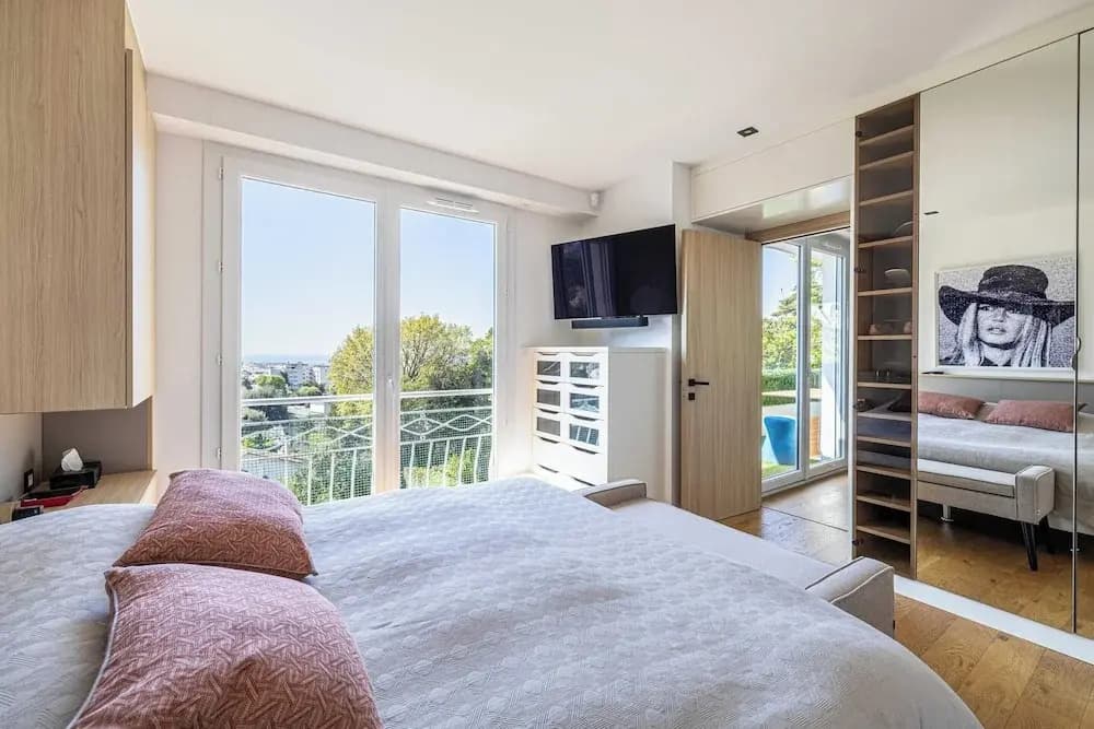 Modern Flat With sea View - AC- 2br- 4P - Cannes - Miniature 6