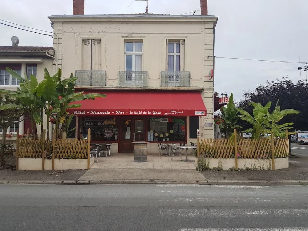Hotel Café de la Gare - Photo 1