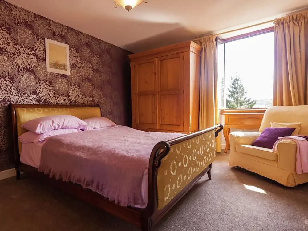 Spacious House With Heated Pool and Sauna - Photo 4