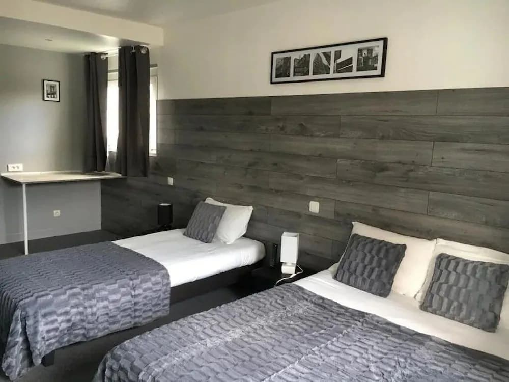 Hotel Mervil Airport - Photo 3