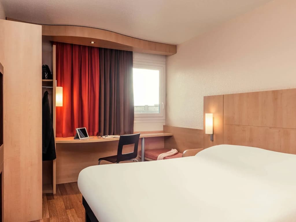 ibis Epinay sur seine Gennevilliers - Photo 3