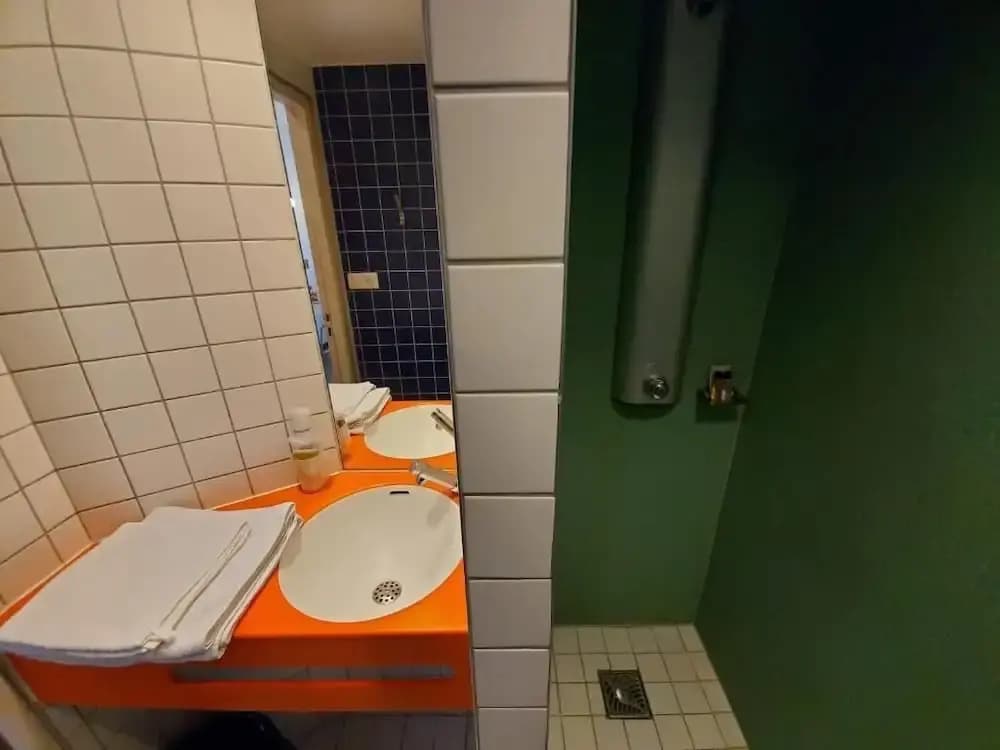 Auberge de Jeunesse HI Strasbourg - Miniature 7