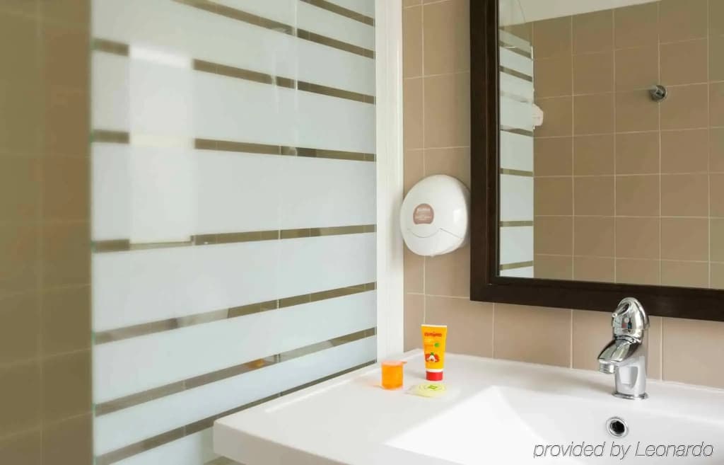 ibis Styles Nantes Centre Place Royale - Miniature 8