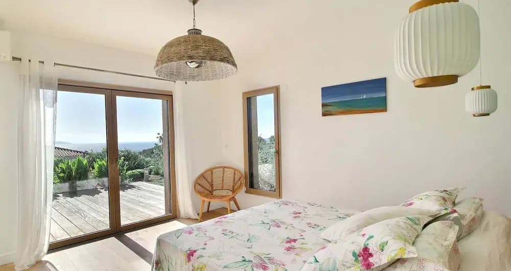Villa Riposu Jacuzzi Pool Beach Access on Foot - Miniature 6